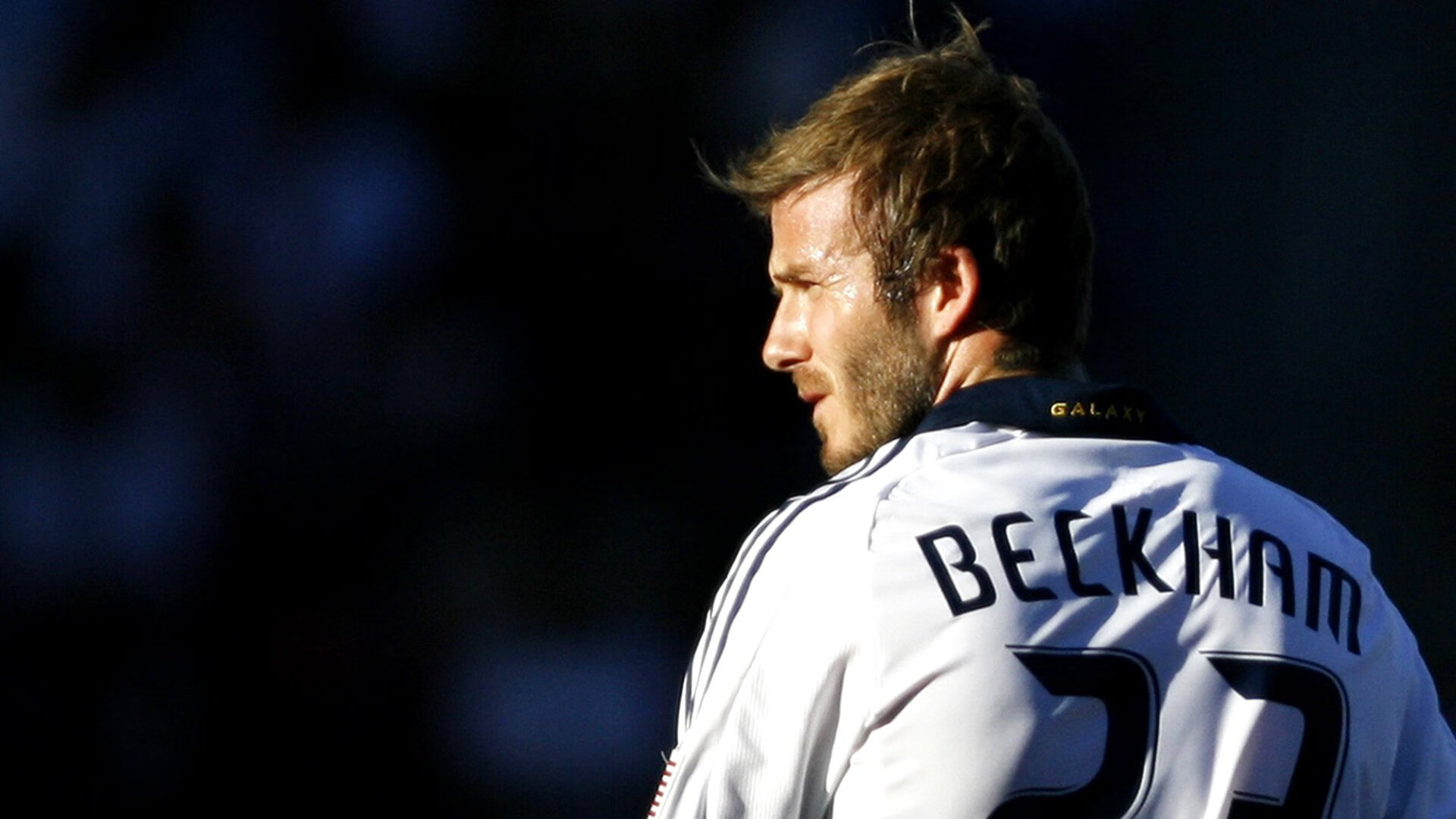 “2025世界运动会东安湖赛场:飞跃障碍,跑酷运动员勇攀高峰”